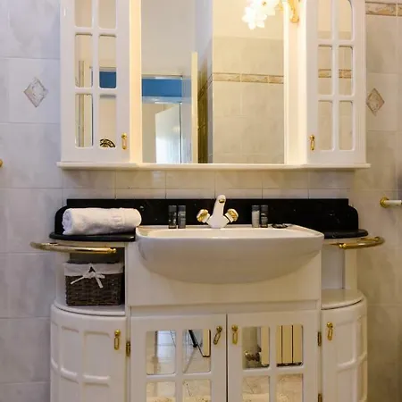 Marinella تروغير