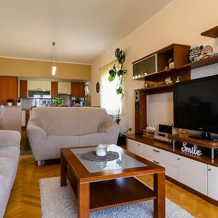 Apartment Marinella *